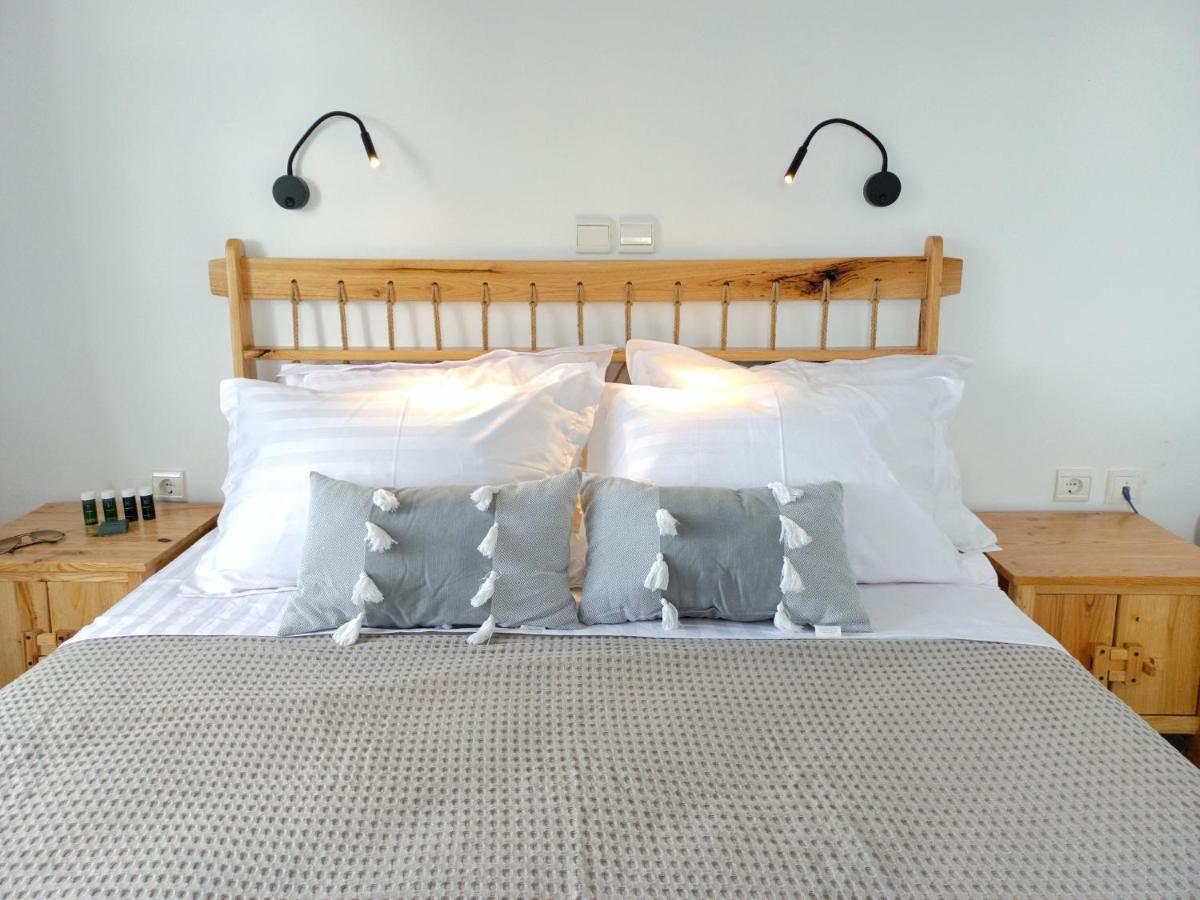 Sea Lilies Suites Pláka Buitenkant foto